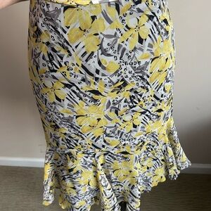 Elegant Floral Pencil Skirt in Yellow and Gray